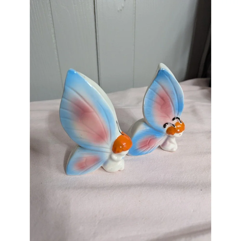 Beautiful‎ BUTTERFLY Pixie people pair Salt and Pepper shakers
